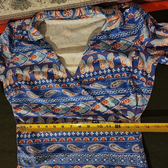 J. McLaughlin Paisley Catalina Cloth Top Blue V Neck Surplice Size S - Picture 10 of 10